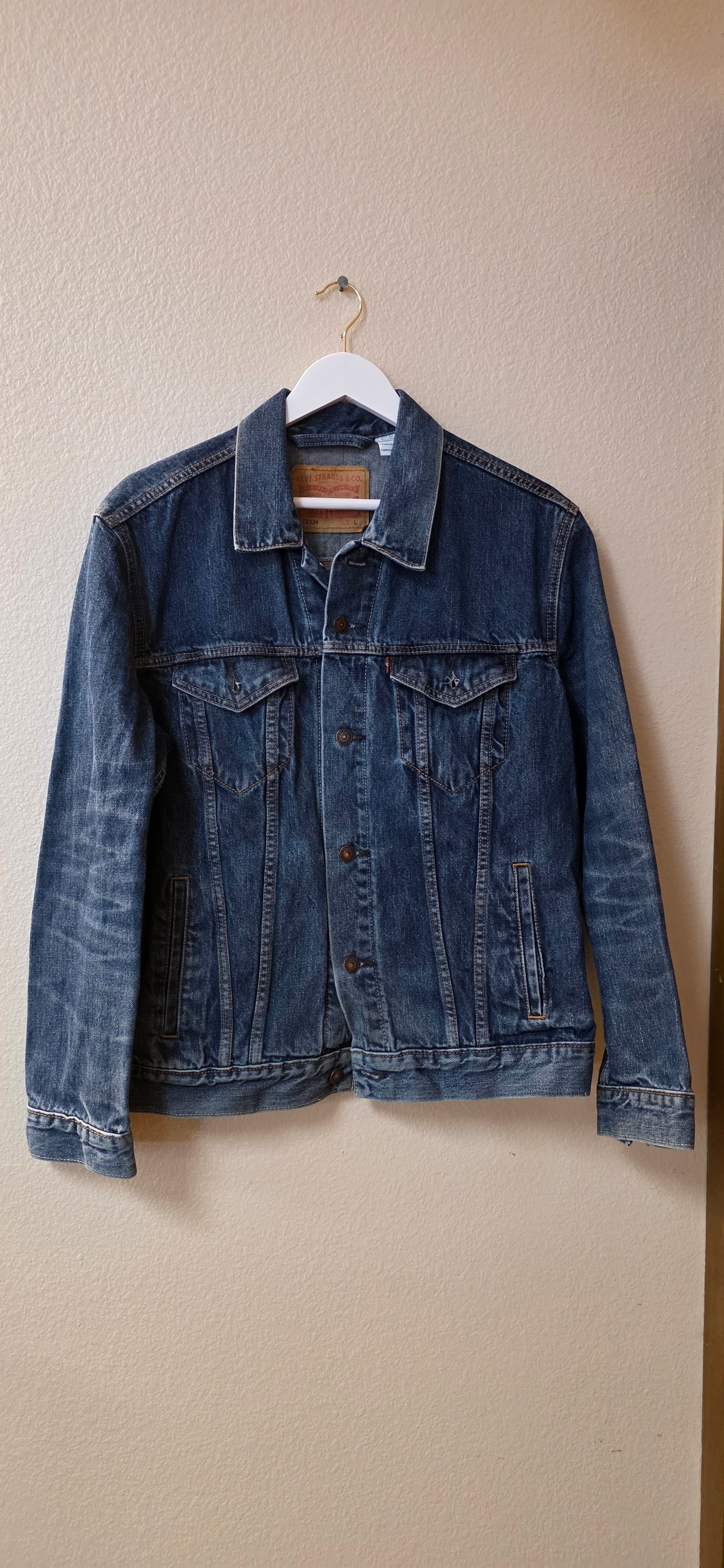 Levi’s Classic Trucker Jacket — Size L
