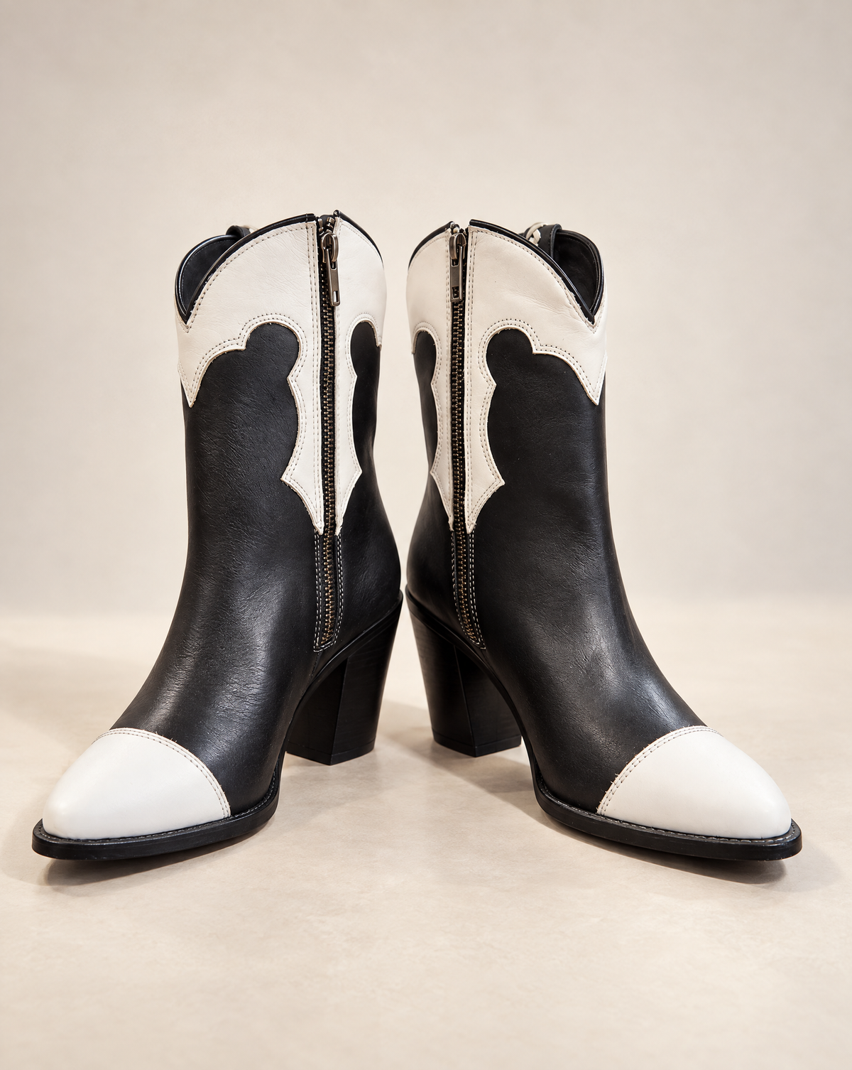 Lucchese Black & White Western Heel Boot – Size 6.5