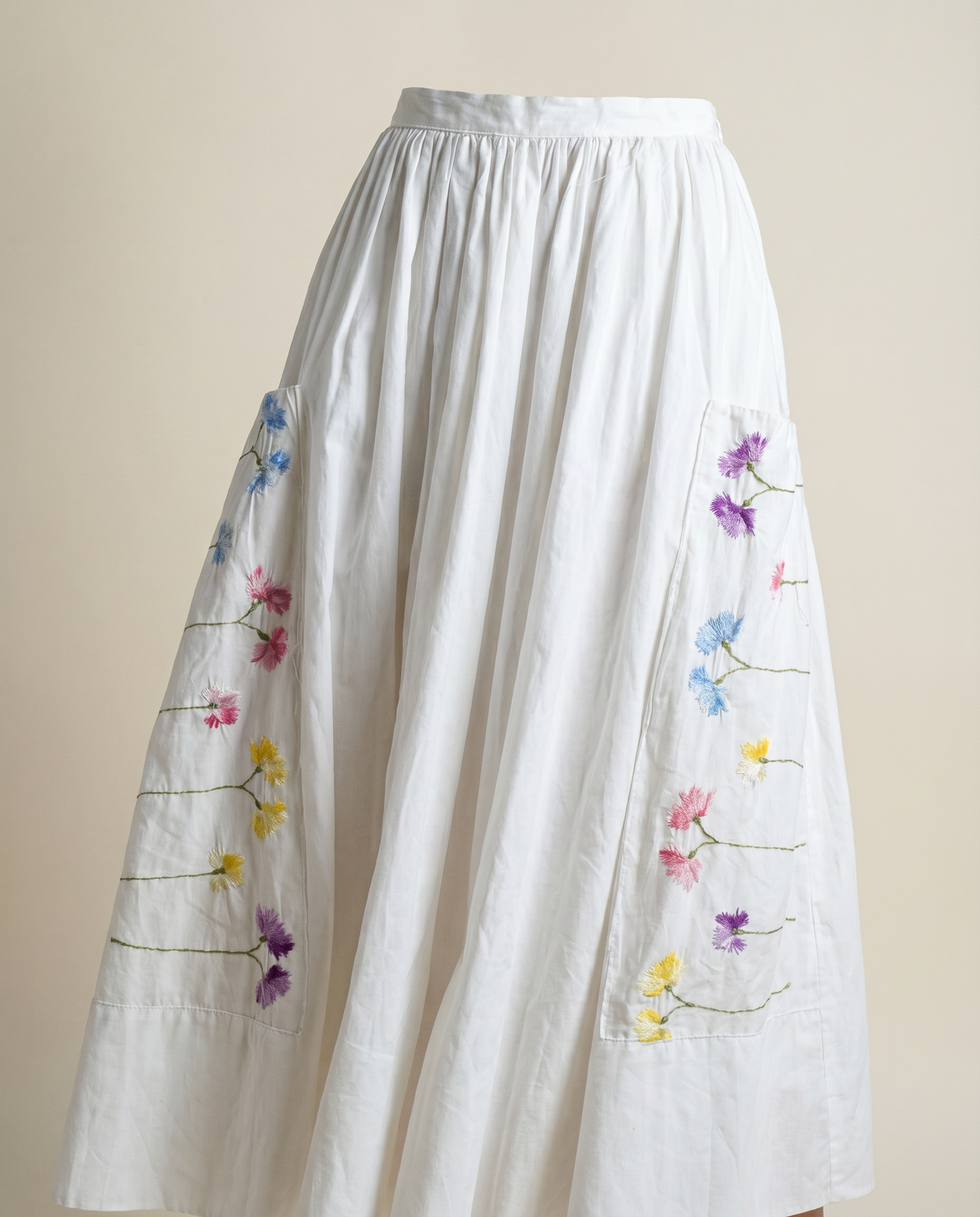 White Embroidered Pocket Midi Skirt – Small