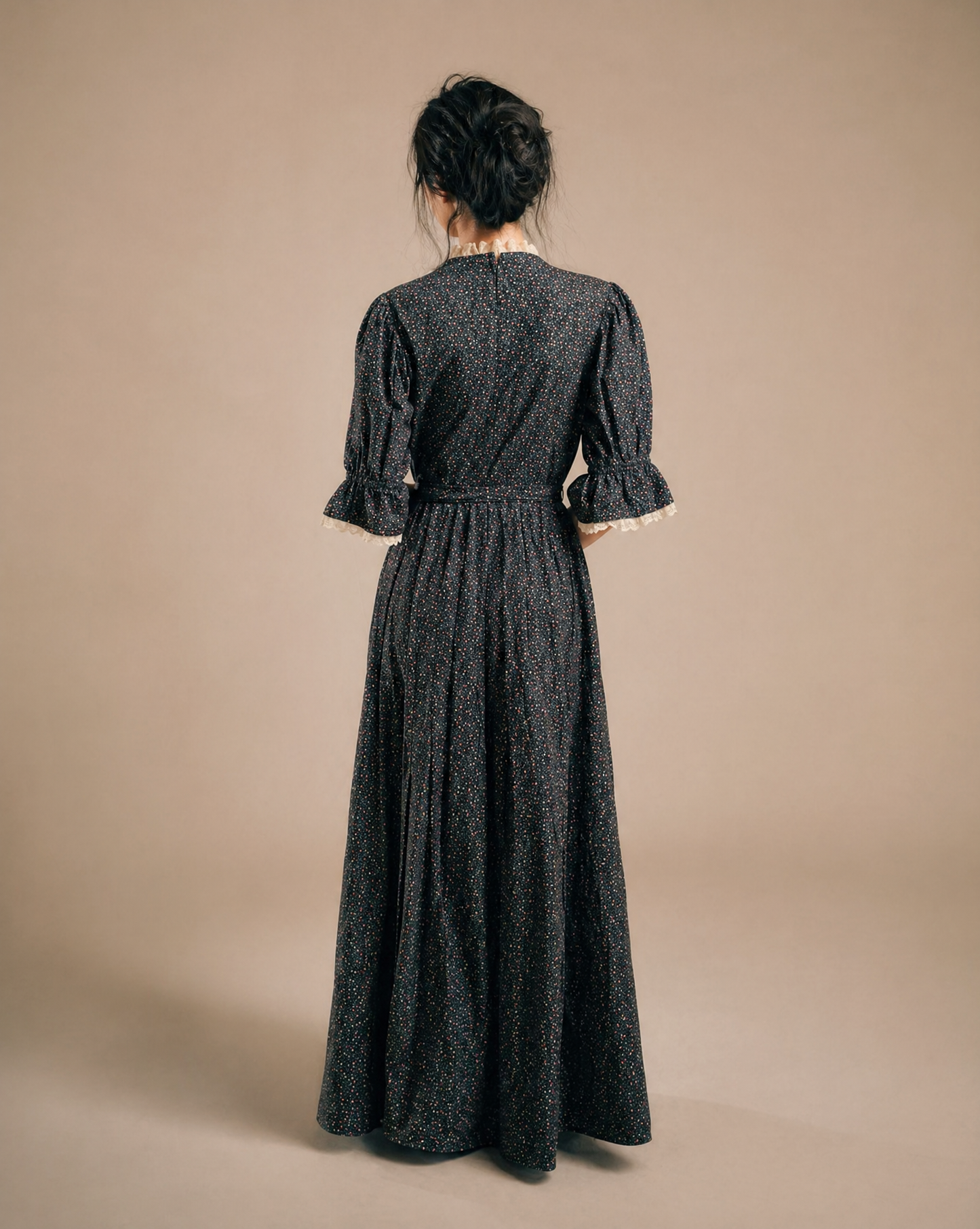 Vintage Prairie Floral Maxi Dress with Lace Collar
