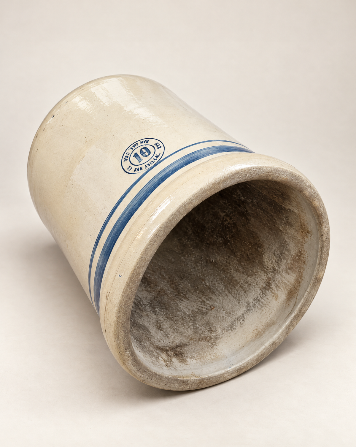 Antique Garden City Pottery Co. 10-Gallon Stoneware Crock – Circa 1910–1930
