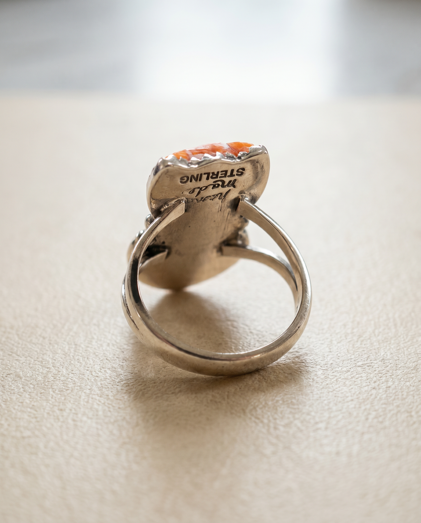Sterling Silver Southwestern Horseshoe & Orange Spiny Oyster Ring – Size 7