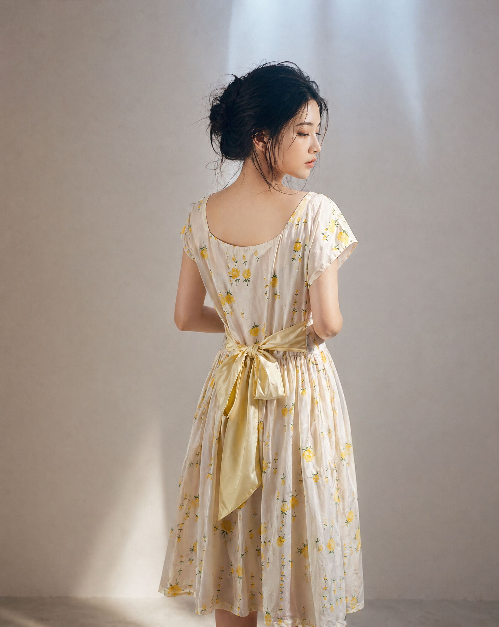 Vintage Yellow Floral Tie-Back Midi Dress