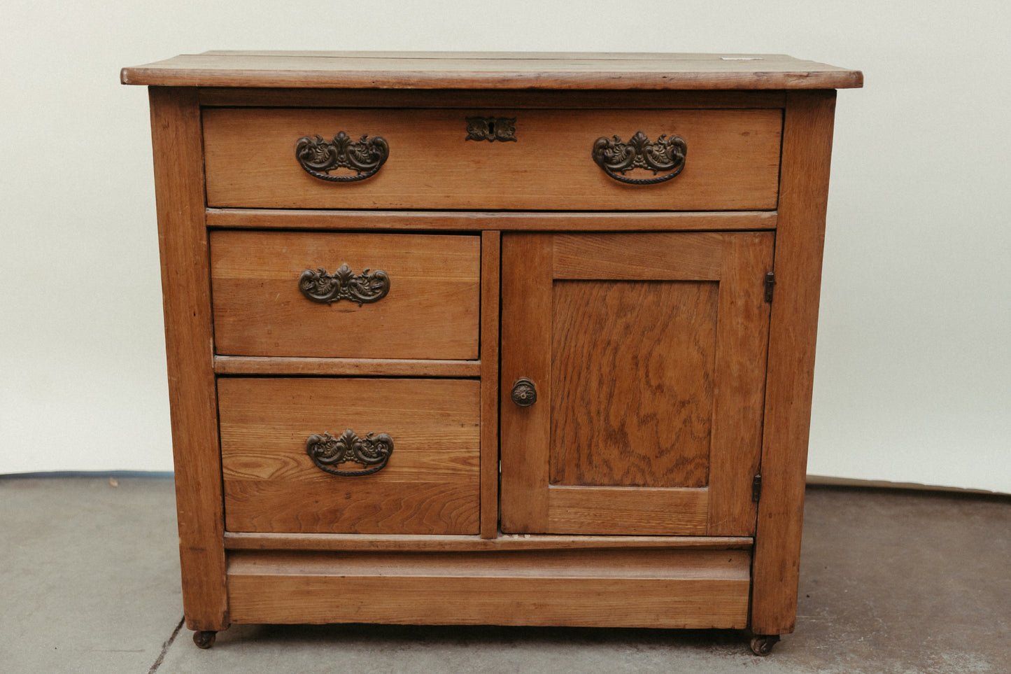 Antique Oak Sideboard / Washstand