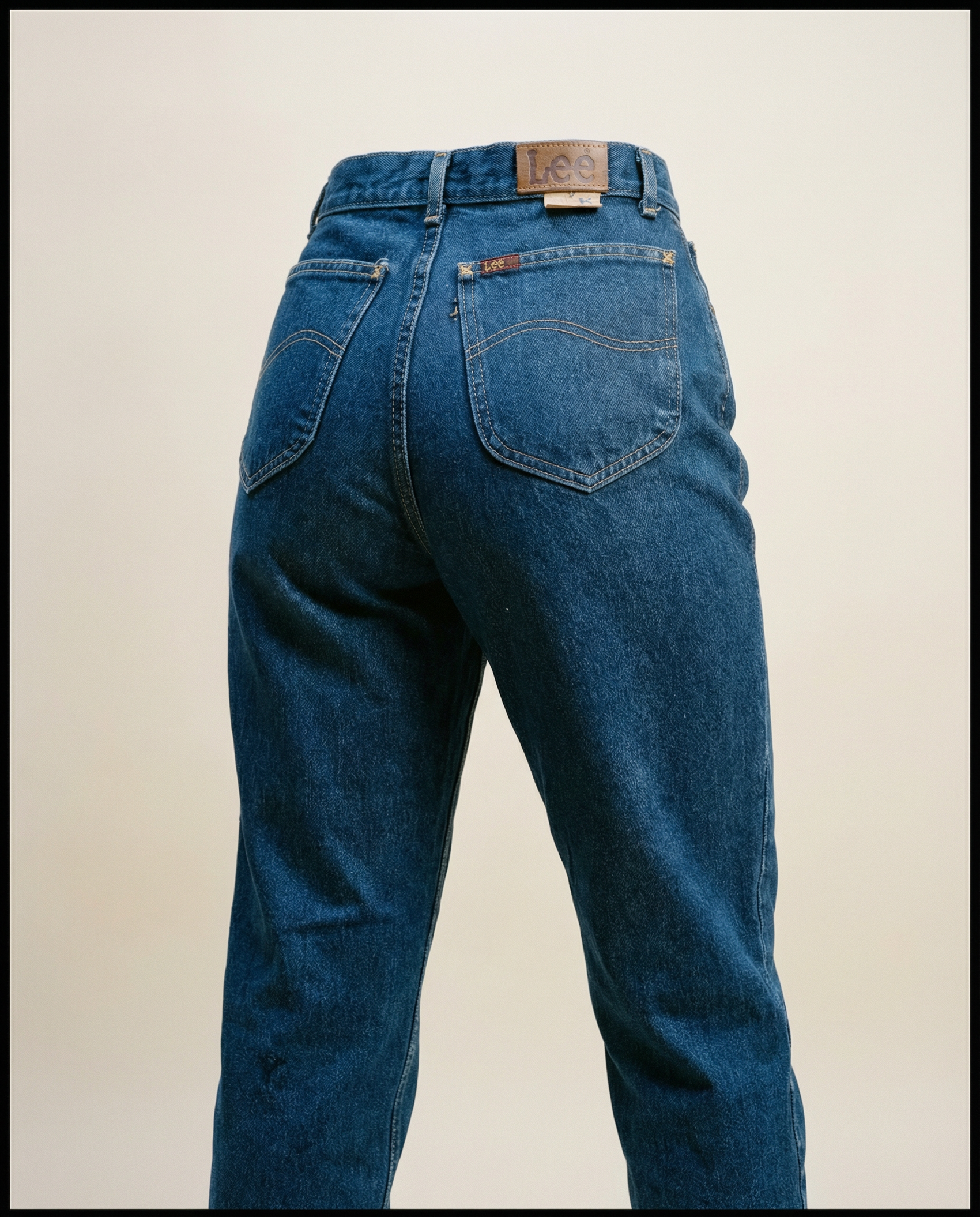 Lee High-Rise Tapered Jeans – Size 26W