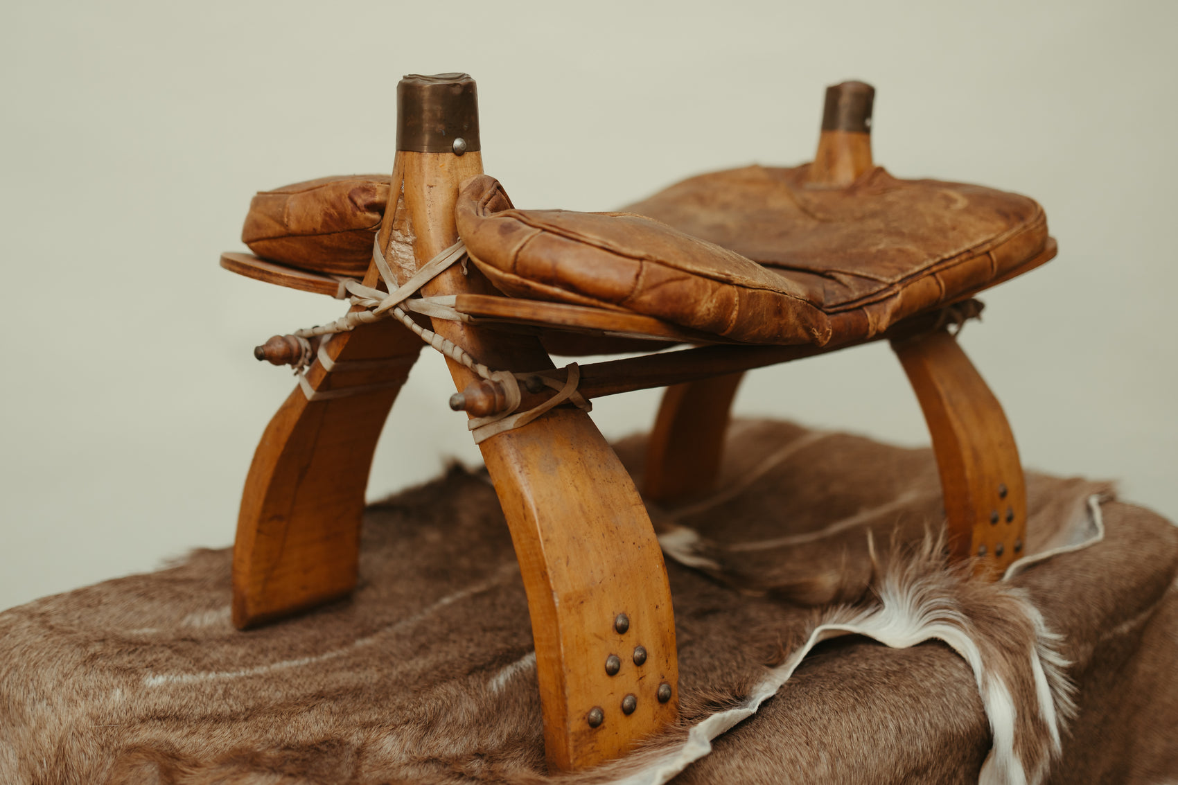 Antique Leather & Wood Camel Saddle Stool – Rare Decorative Piece