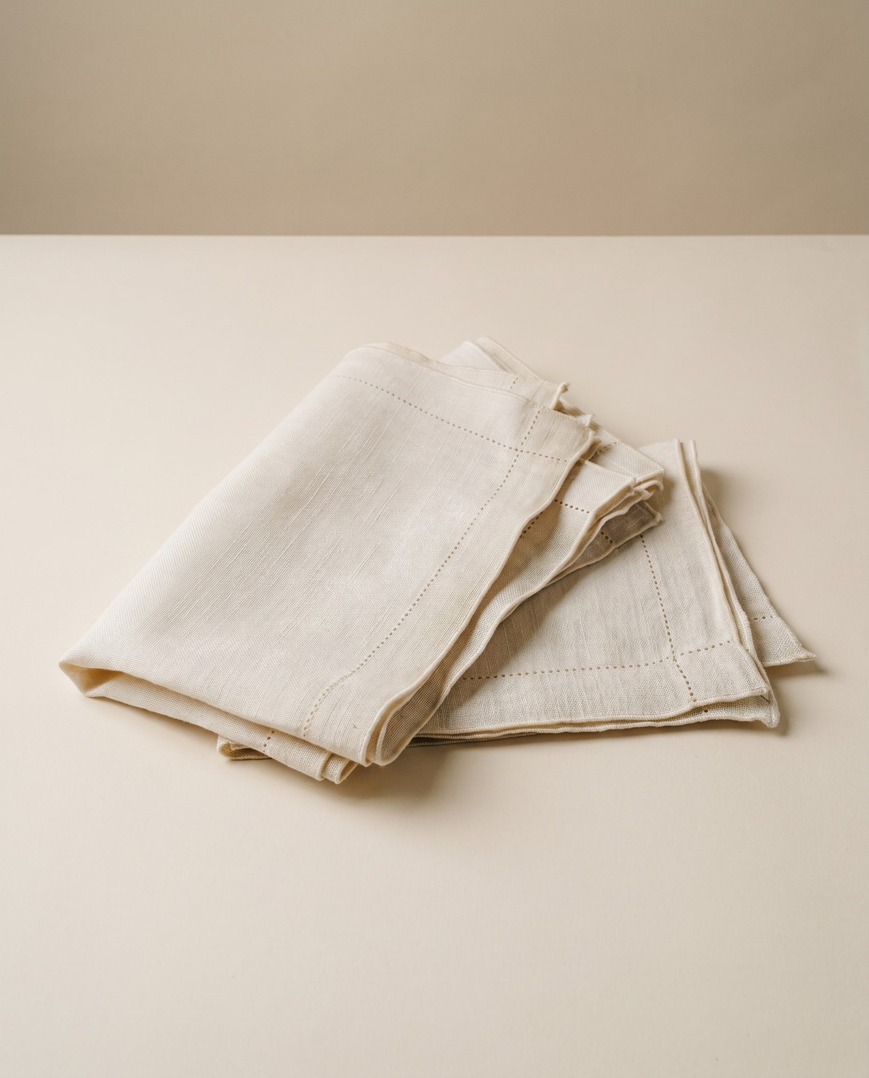 Set of 6 Vintage Linen Hemstitched Dinner Napkins
