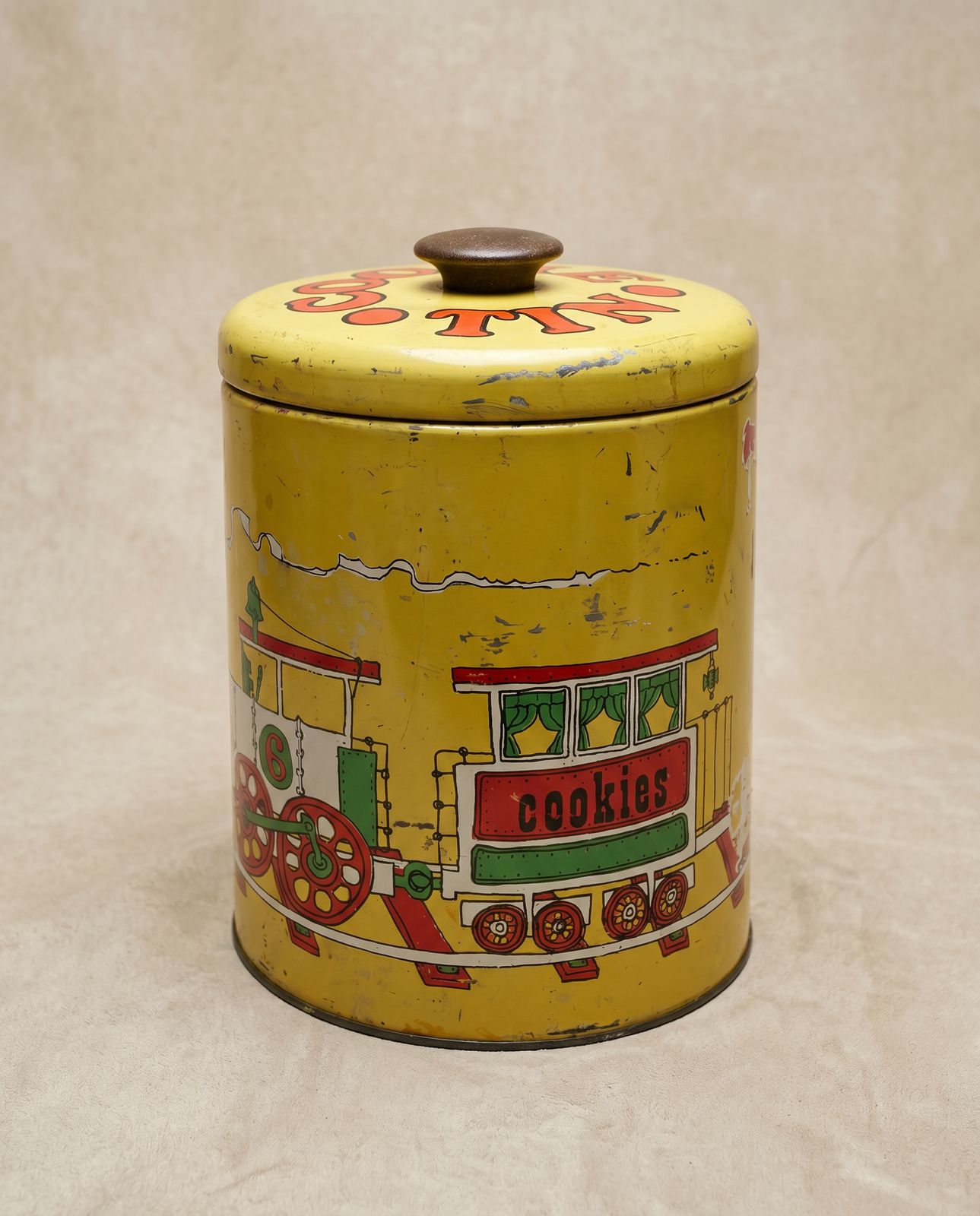 Vintage Yellow Tin Cookie Canister – Train Motif (Hainsburg)