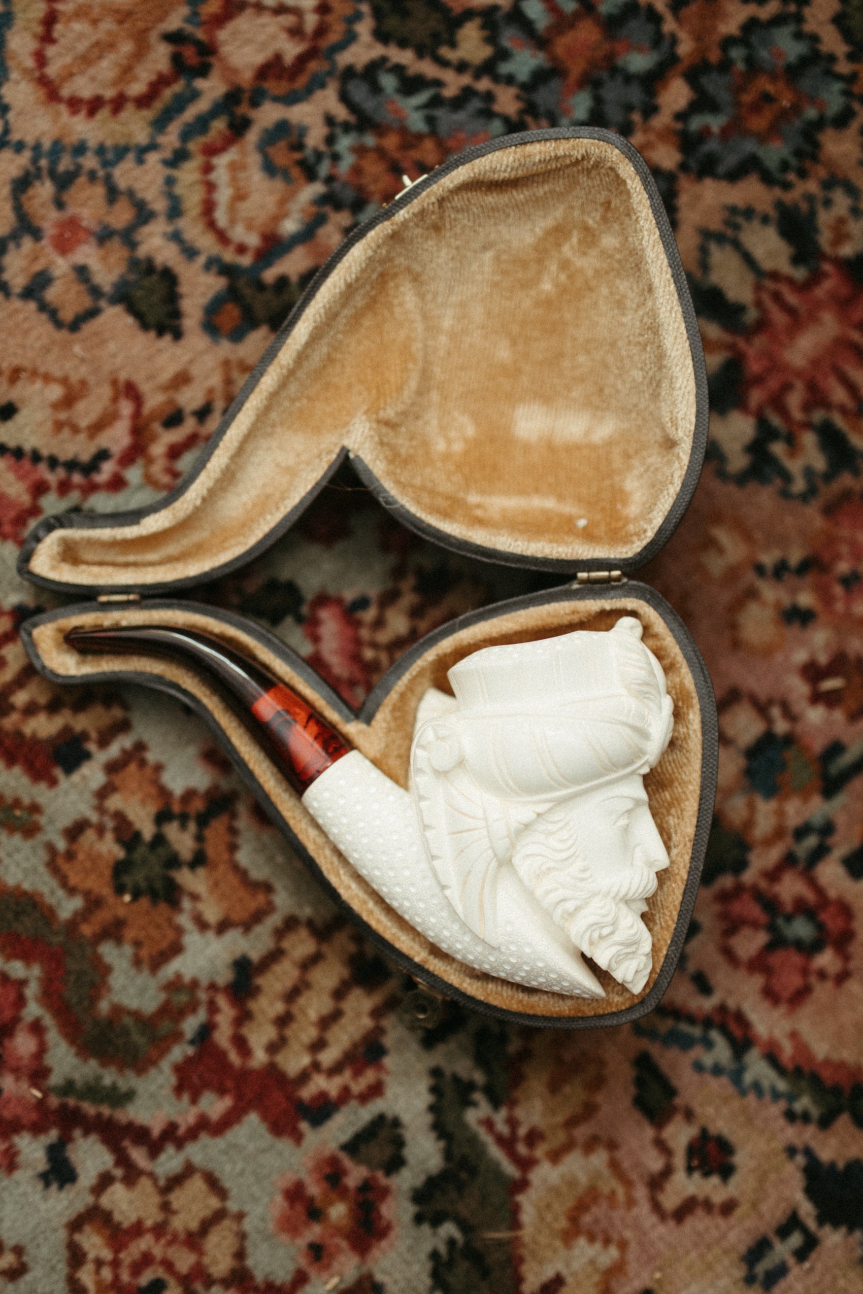 Hand-Carved Meerschaum Pipe — Sultan Portrait with Case
