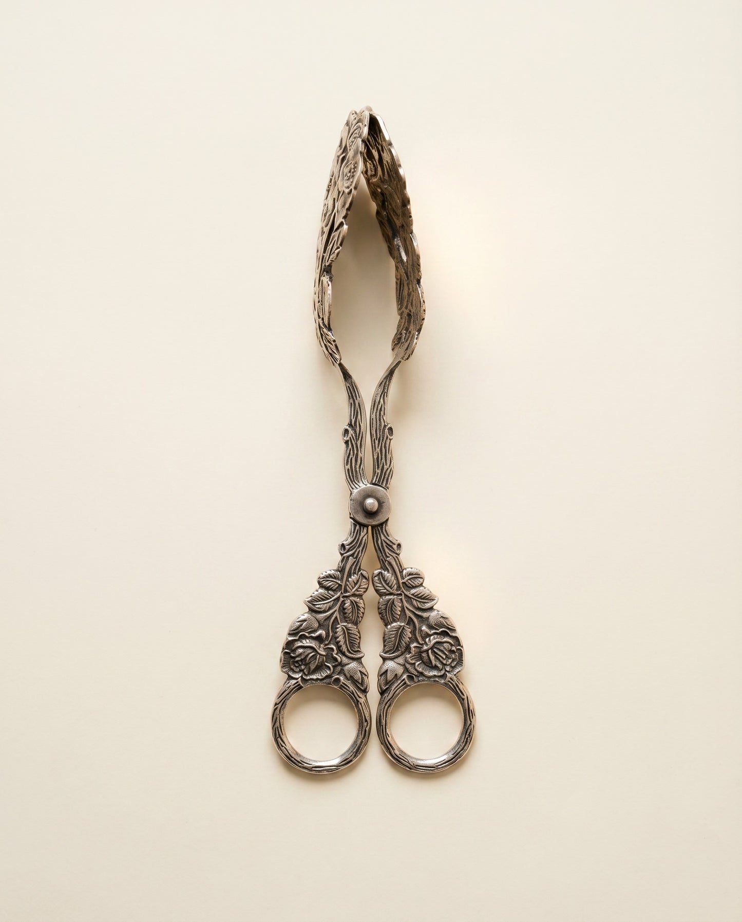 Vintage Floral Silver Plate Serving Tongs – Rose Pattern Pastry / Sandwich Tongs