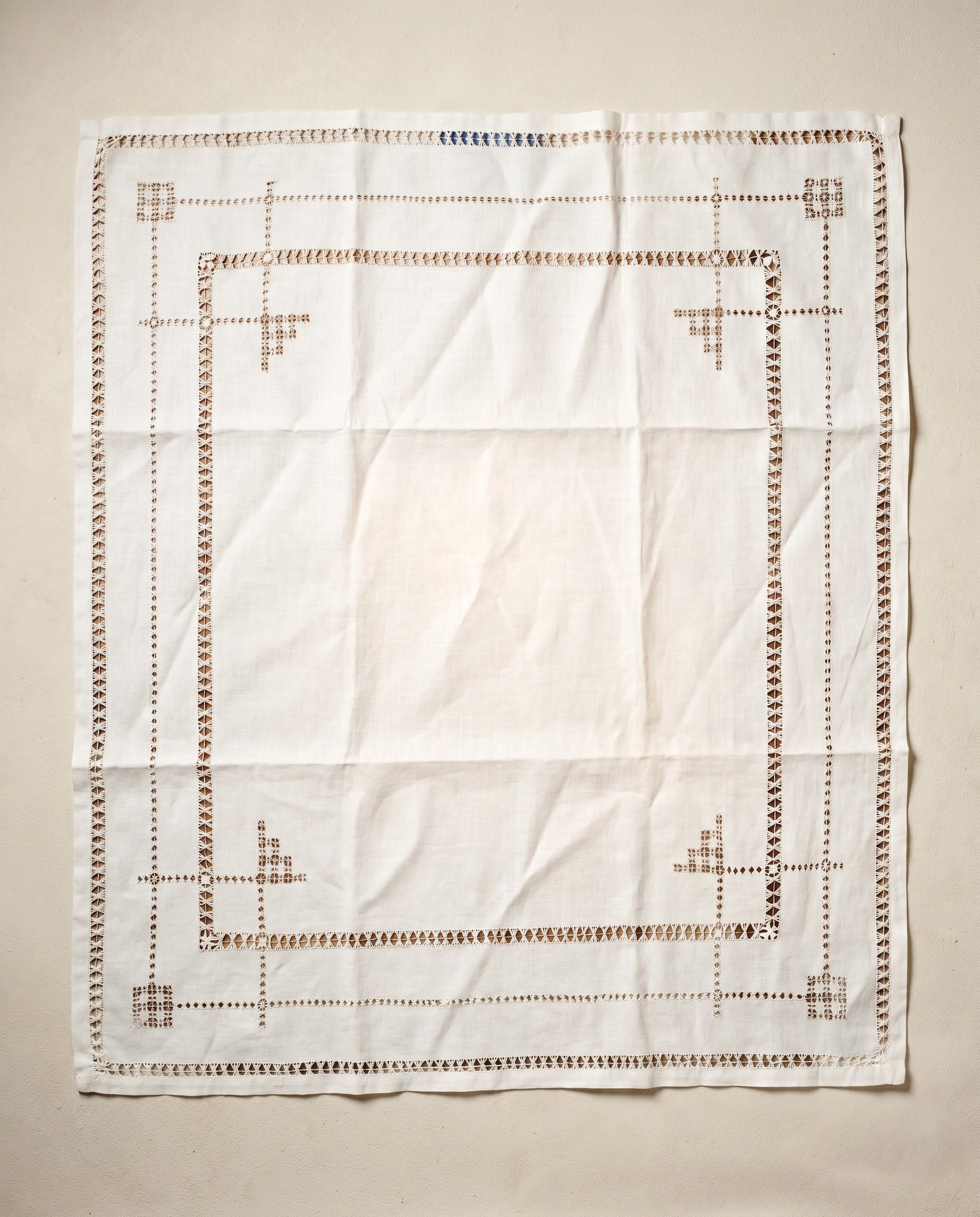 Vintage Linen Cutwork Tablecloth & Napkin Set (5 Piece Set)