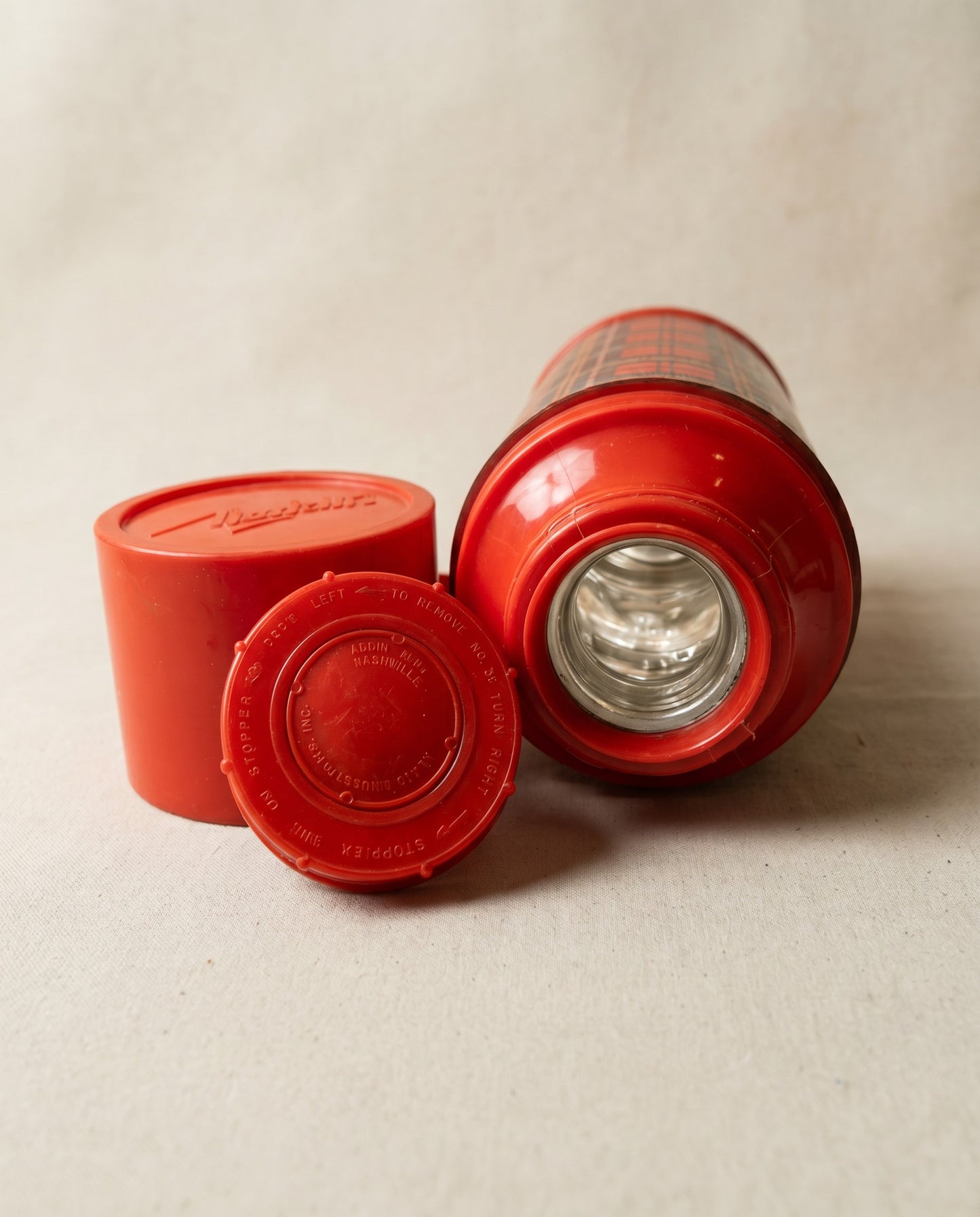Vintage Aladdin Plaid Thermos Bottle – Red Tartan Picnic Thermos (Quart Size)