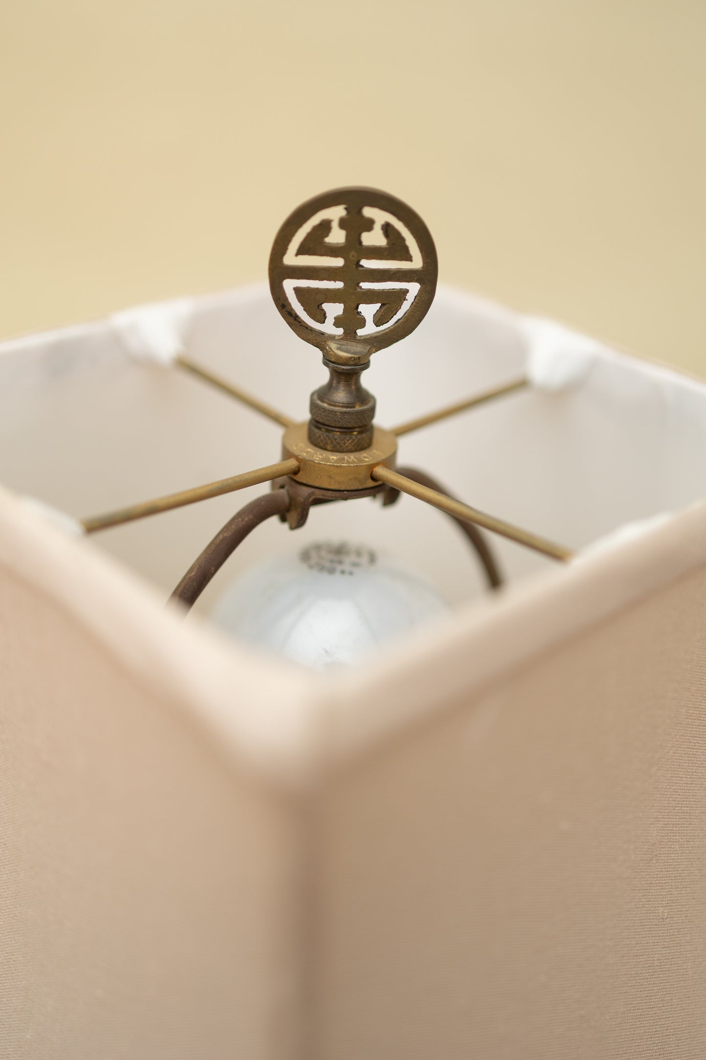 Vintage Asian-Inspired Brass Table Lamp