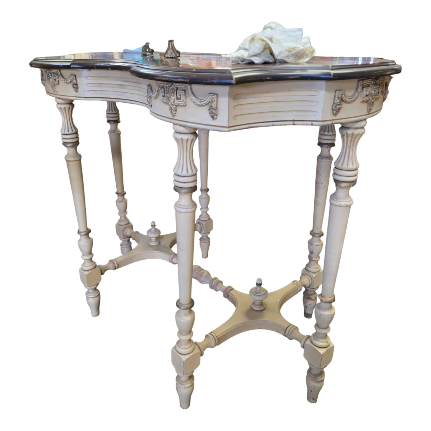 Regency Table