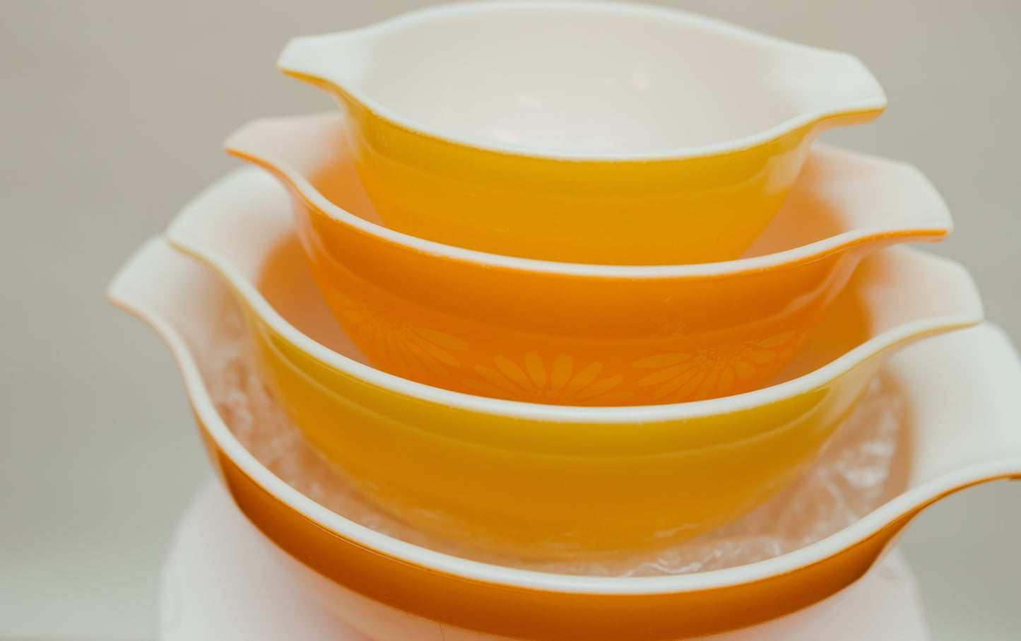 Vintage Pyrex “Daisy” Cinderella Mixing Bowl Set — Complete 4-Piece Set