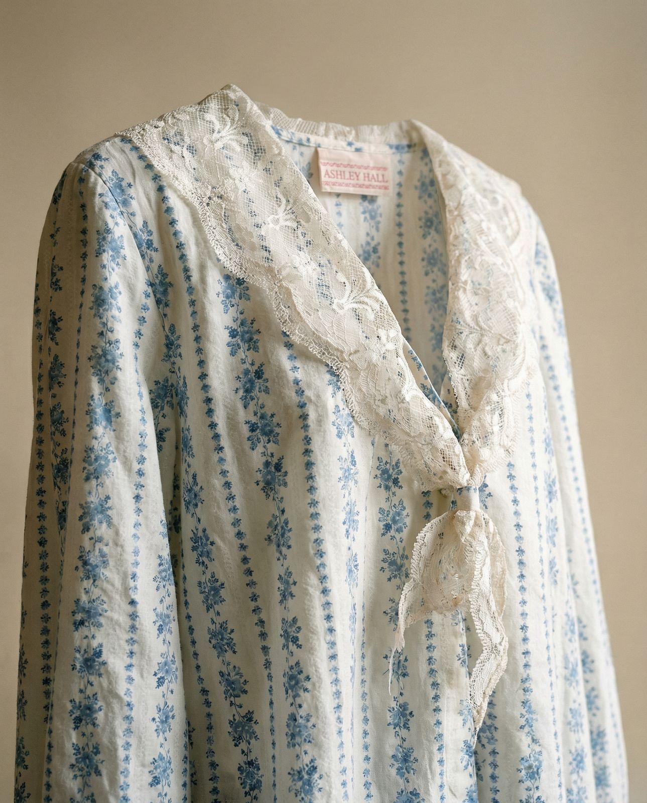 Vintage Ashley Hall Blue Floral Lace Collar Blouse - S