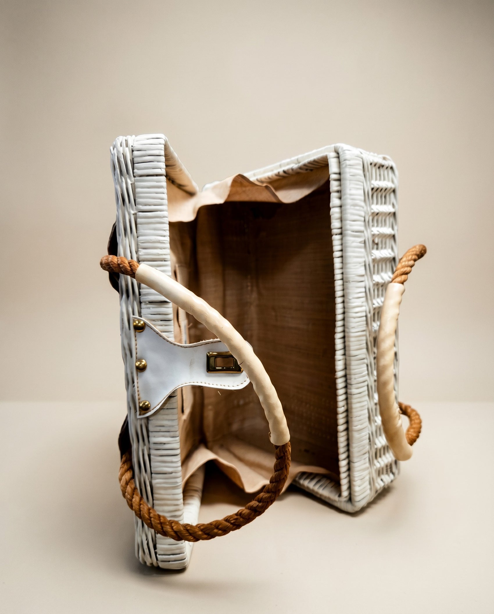 Vintage White Wicker Handbag / Picnic Basket Purse