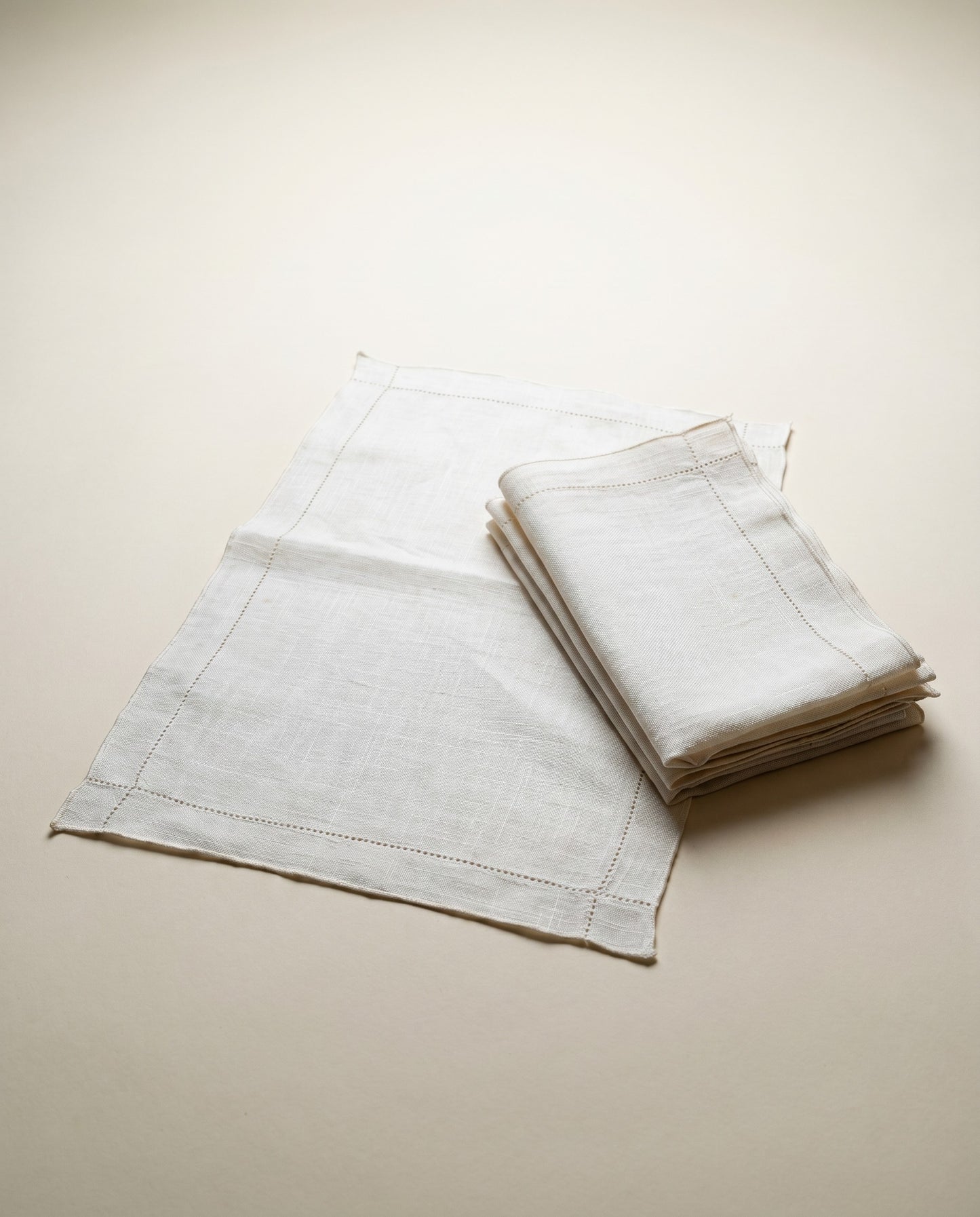 Set of 6 Vintage Linen Hemstitched Dinner Napkins