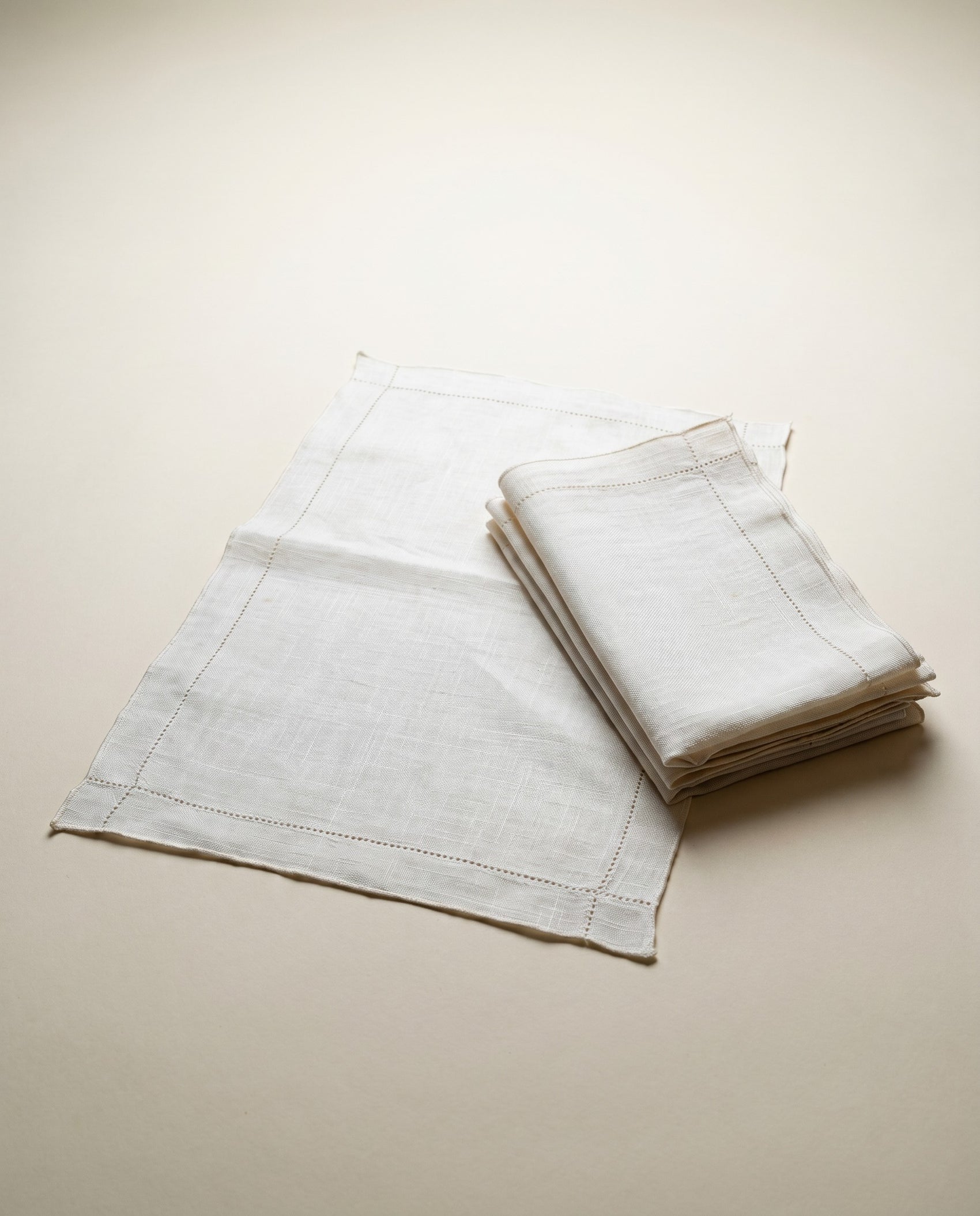 Set of 6 Vintage Linen Hemstitched Dinner Napkins