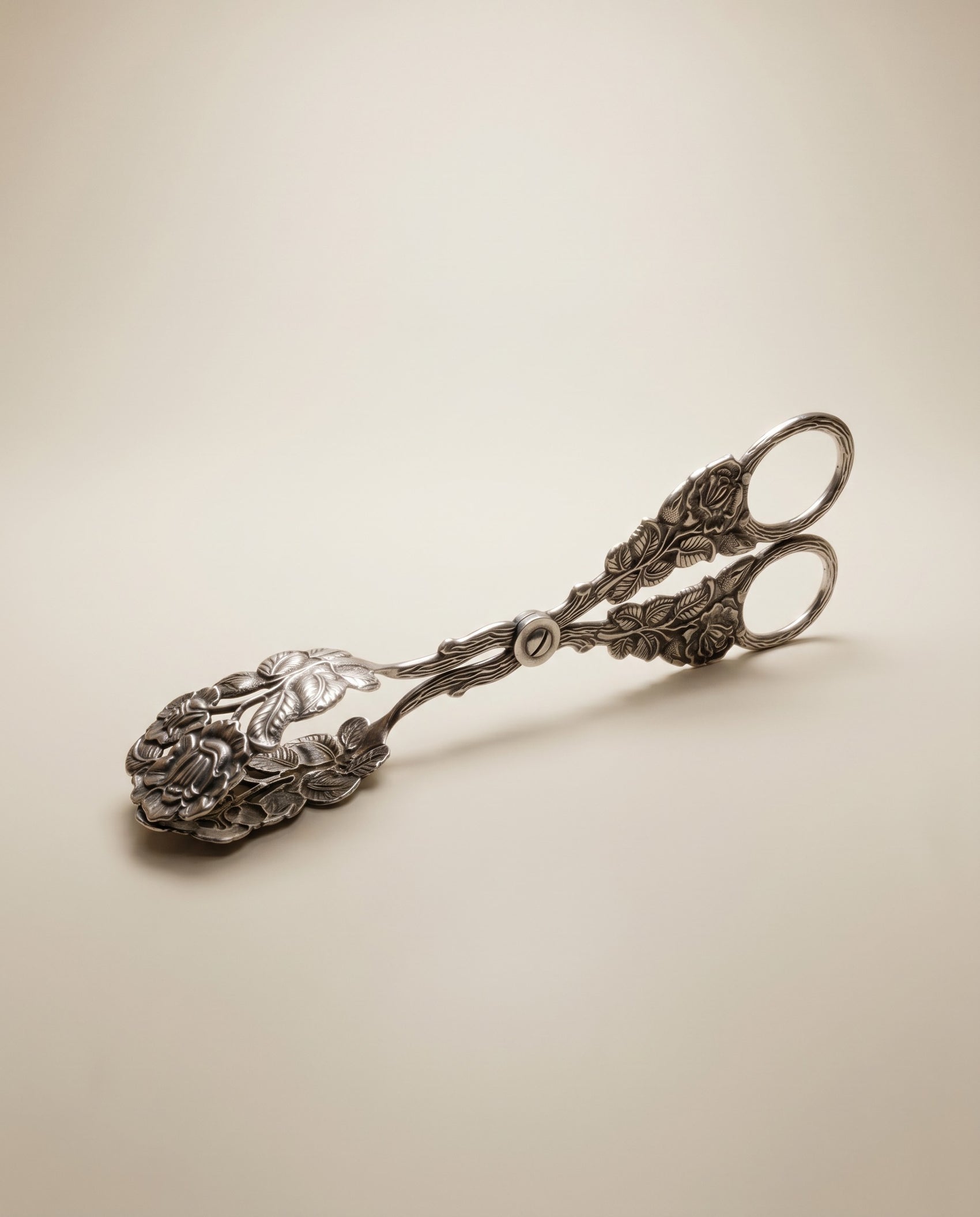 Vintage Floral Silver Plate Serving Tongs – Rose Pattern Pastry / Sandwich Tongs