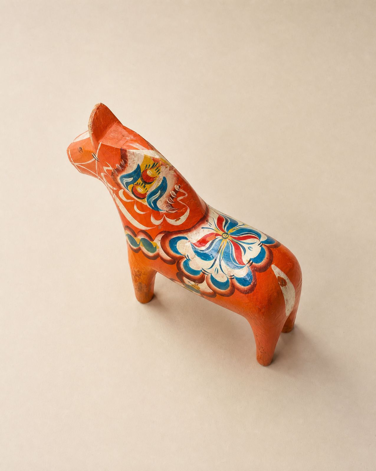 Hand-Painted Swedish Dala Horse Folk Art Sculpture – Orange