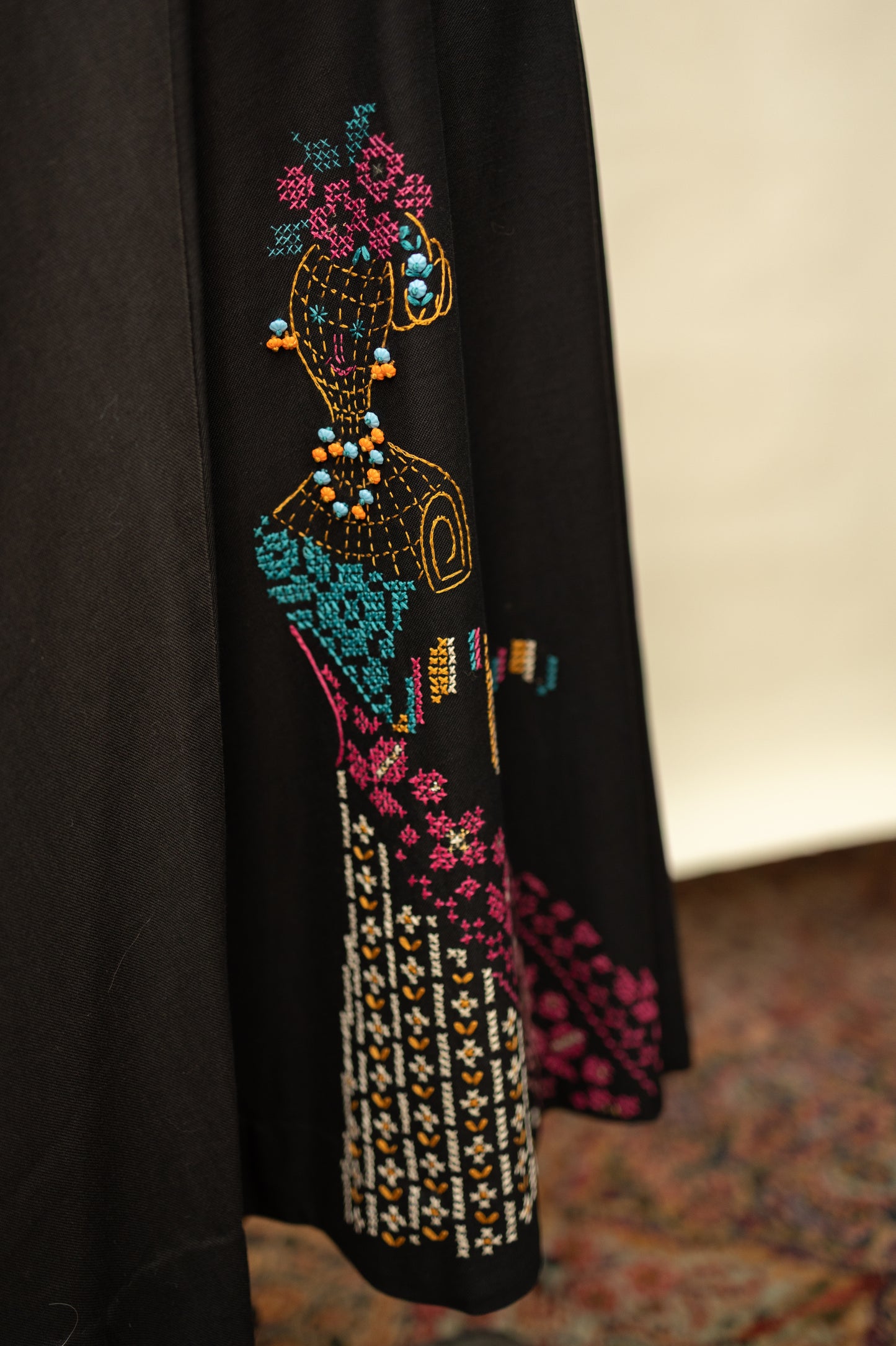 Vintage 1950s Mexican Circle Skirt – Hand-Embroidered Folk Art Design