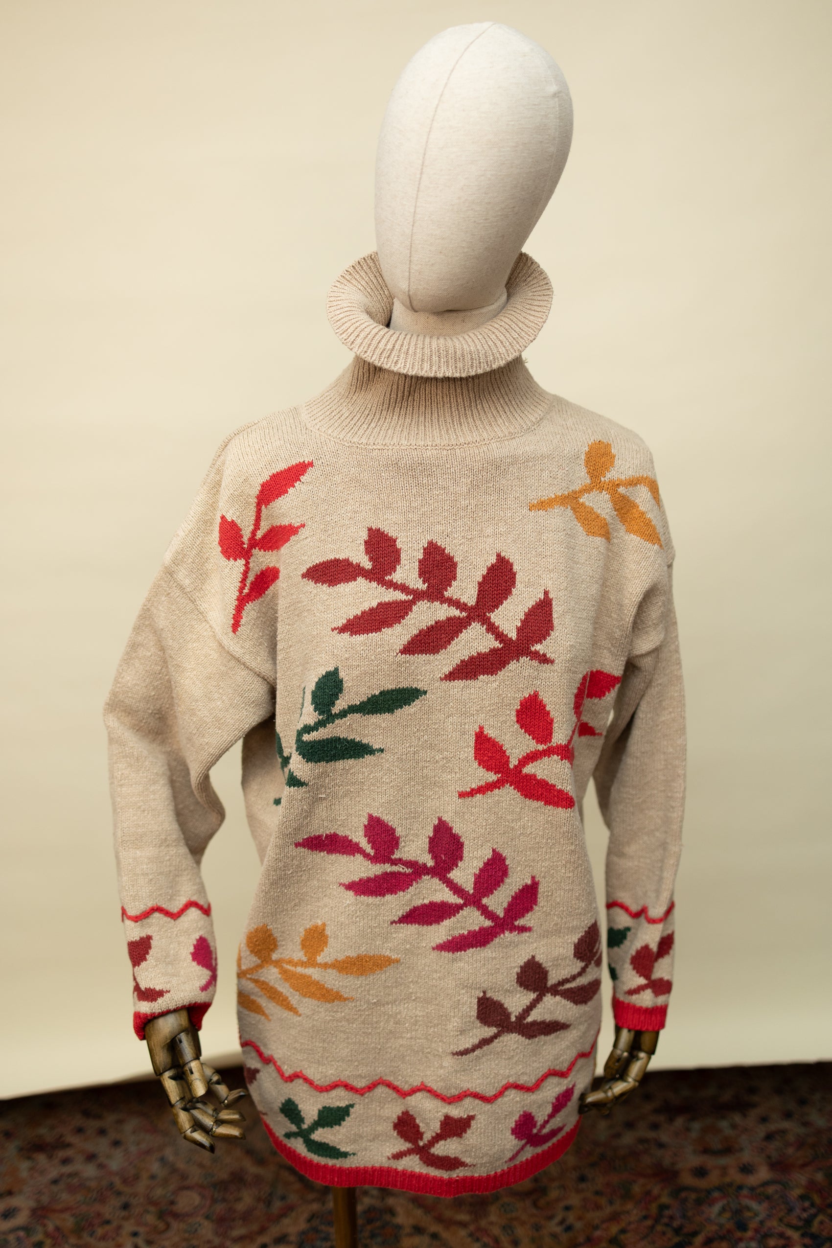 Vintage Leaf Pattern Turtleneck Sweater – 1980s Autumn Knit