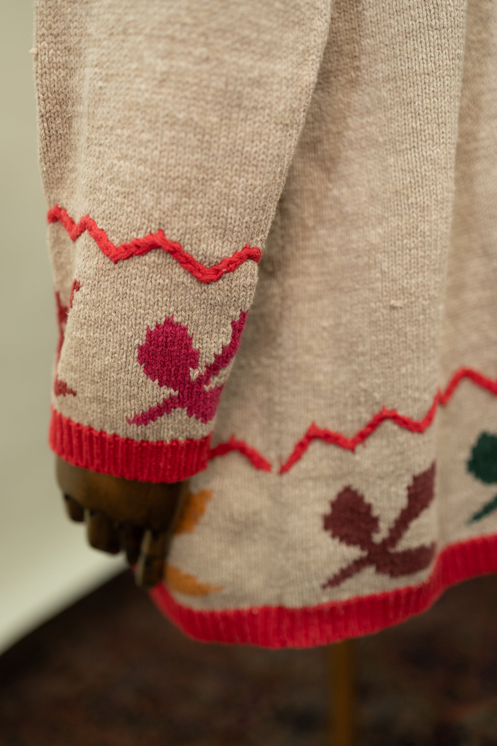 Vintage Leaf Pattern Turtleneck Sweater – 1980s Autumn Knit