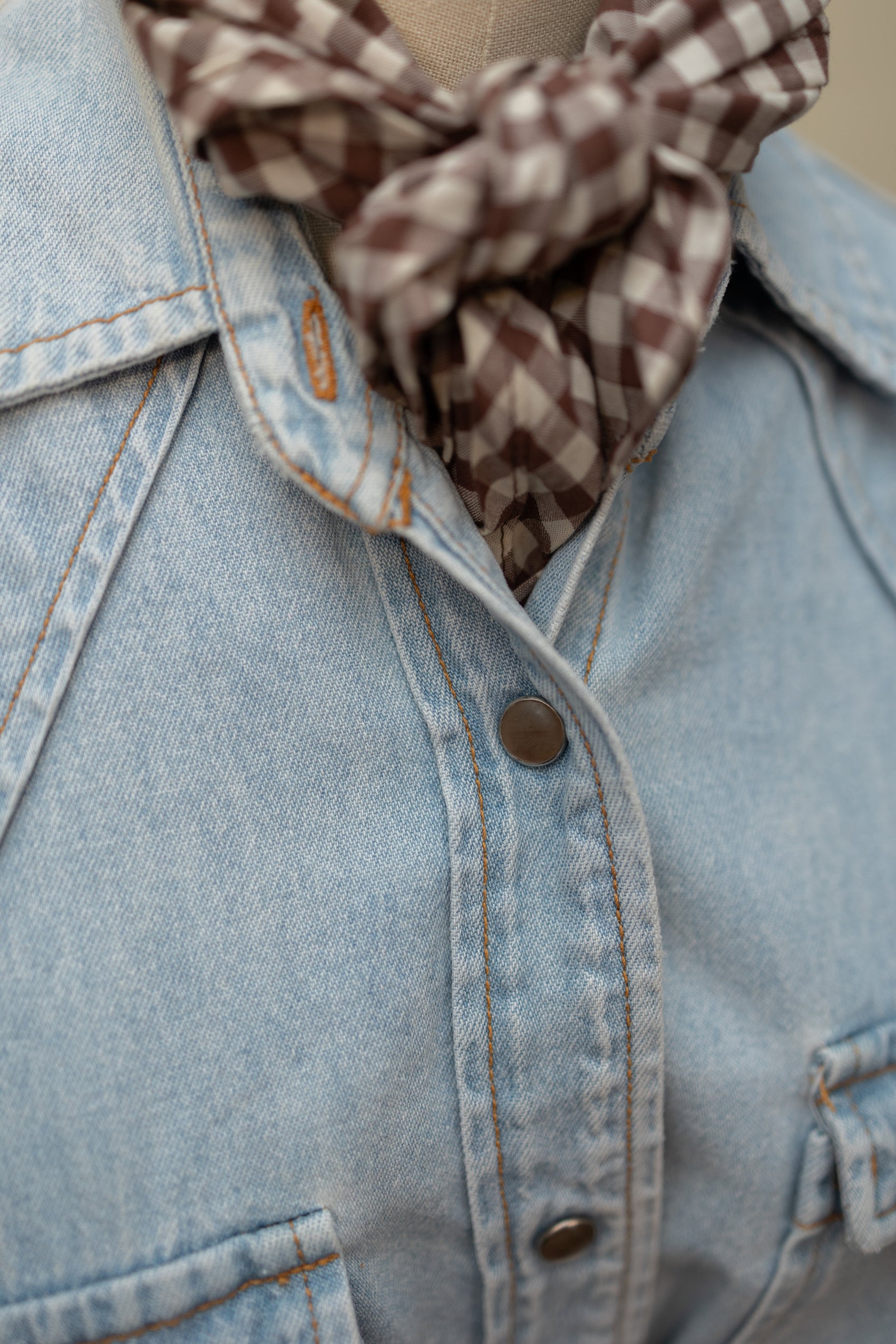 Vintage Sleeveless Denim Western Shirt – Light Wash